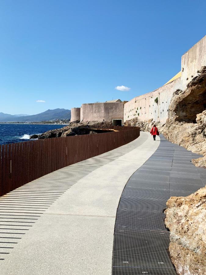 Casa A Certosa Au Coeur De La Citadelle Apartment บาสเตีย ภายนอก รูปภาพ